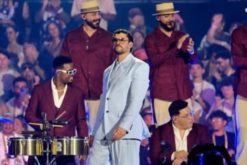 Con un sentido mensaje de crítica y fuerza, Bad Bunny se reencuentra con Puerto Rico en el cierre de su gira mundial