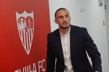 Kochorashvili, presentado como refuerzo del Sevilla FC: «Estoy en el sitio donde me he imaginado muchas veces poder jugar»
