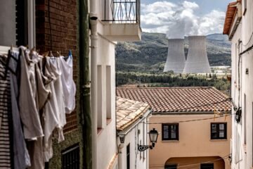 Los ecologistas y el sector de renovables dudan de que se cumpla el calendario de cierre del resto de centrales nucleares tras la prórroga de Almaraz