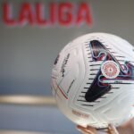 Los fueras de juego y las manos: las acciones que intentará aclarar el nuevo balón con chip de la Liga