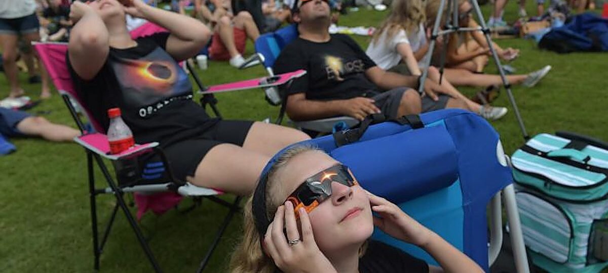 Así desconcierta el eclipse a los animales