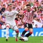 El trabajo silencioso de Robbie Ure en su primera titularidad con el Sevilla FC