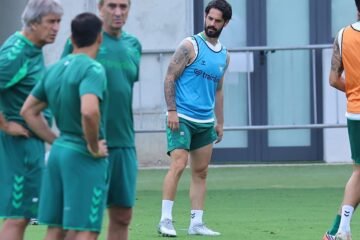 Llorente, sobre el estado de Isco: «Calculan muy bien las cargas a las que se somete; si la zona se le sobrecarga, siente dolor»
