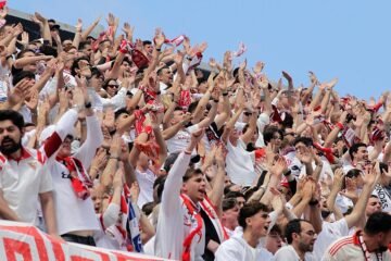 El Sevilla FC apela a la unión antes del debut: «Cuando equipo y afición se juntan…»