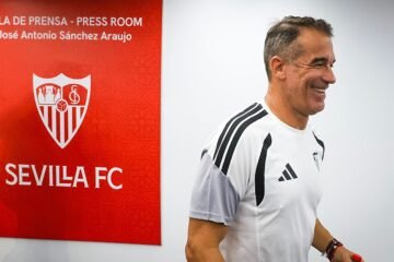 García Plaza, a la caza de un registro del Sevilla FC de Juande Ramos