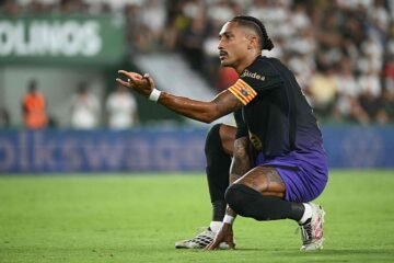 El Barça se estrena fulminando al Elche