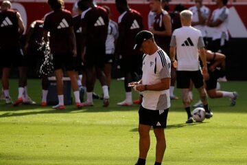 El nuevo Sevilla FC se pone a prueba ante el Espanyol de Monchi