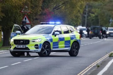 Detenidos cinco hombres con explosivos cerca de una base británica utilizada por el ejército estadounidense: «Querían causar grandes daños»
