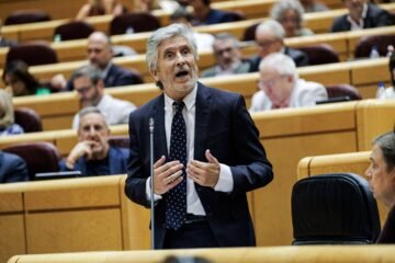 Interior prepara la instalación de dos centros de identificación permanentes para migrantes en Ceuta y Melilla con 800 plazas cada uno