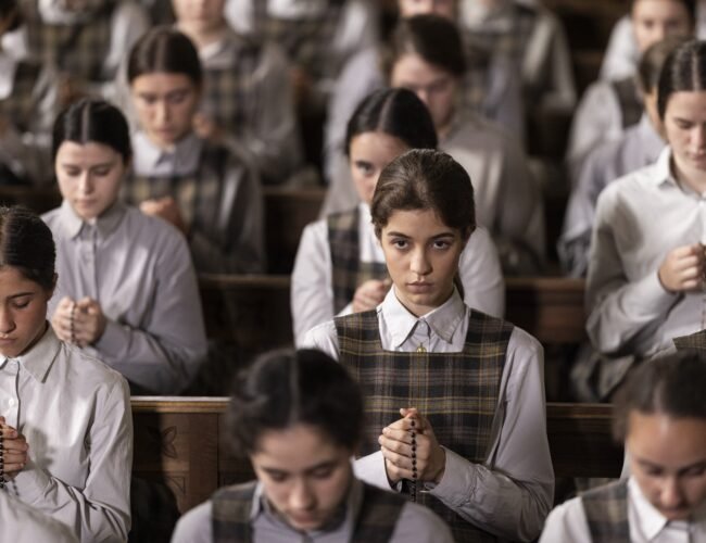 El terror que usó el franquismo contra las chicas adolescentes llega al cine con ‘Ruega por nosotras’