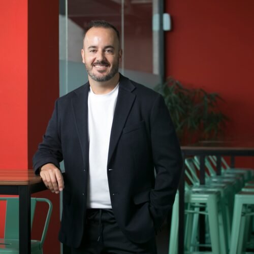 Rafael Herrera, director de antena de canal Ten: “Nos beneficia la viralidad que genera Alba Carrillo y también que atraiga a la clase política” 