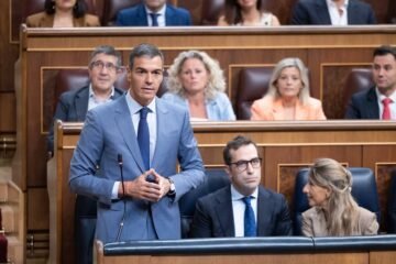 Sánchez y Feijóo se cronifican en sus acusaciones sobre la crisis sin resolver de Ceuta