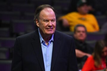Muere Dennis Haskins, el director Belding de ‘Salvados por la campana’, a los 75 años 