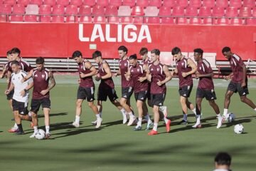 Alineaciones del Sevilla FC – Valencia de LaLiga EA Sports 2026-2027: onces y banquillo de suplentes