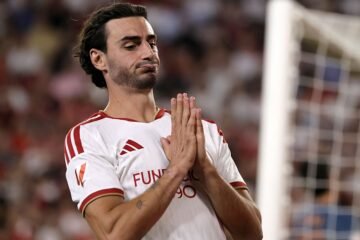 Juan Iglesias se hace grande en el Sevilla FC: «La experiencia es un grado»