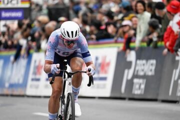 Desastre español y sorpresa total de McNulty en el Mundial
