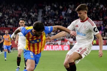 Dónde ver Sevilla – Valencia: canal de TV y streaming online del partido de LaLiga EA Sports 2026-2027