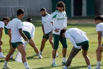 El Betis ultima el partido ante el Celta con Bellerín de vuelta