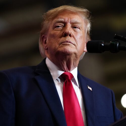 Trump quiere hacer dinero con Rusia, pero el negocio de Putin es la guerra