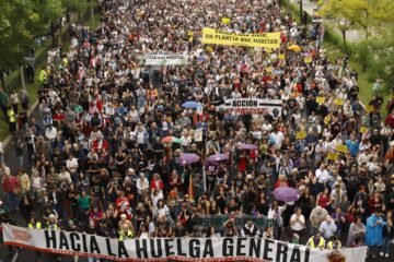 Decenas de miles de personas se manifiestan por la vivienda en Madrid en medio de la incertidumbre electoral