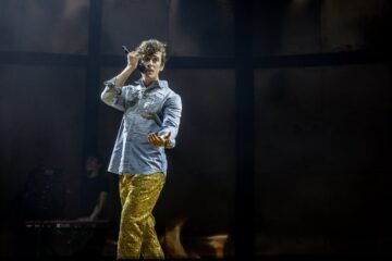 Guitarricadelafuente culmina su transformación en ídolo pop en un concierto mágico en Madrid