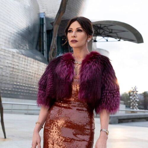 Catherine Zeta-Jones tiene ganas de acción en el Bilbao de ‘Kill Jackie’: “Me buscaron la casa cerca del golf para tenerme feliz” 