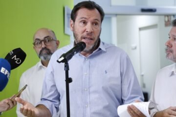 Puente califica de “inexplicable” que el centro de control permitiera al AVE reanudar la marcha con normalidad cuando el Iryo seguía parado