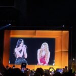 Dua Lipa canta con Shakira ‘Antología’ en el octavo concierto de la colombiana en Madrid