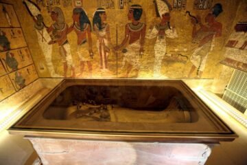 ¿Comparten piso Tutankamón y Nefertiti?