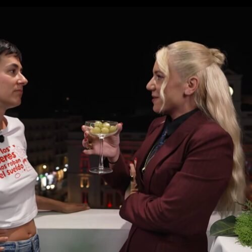 ‘Al cielo con ella’ brinda desde la Puerta del Sol con el Sindicato de Inquilinas: “Hemos torcido el brazo a los rentistas y entrado en el Consejo de Ministros” 