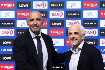 Monchi: «Hay un jugador que destaca por encima de todos los fichajes en los que he participado, y es Dani Alves»