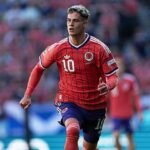 Robbie Ure juega el tramo final en el triunfo de Escocia ante Macedonia del Norte (0-2)