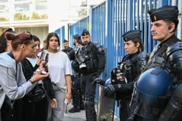 Casi 2.000 detenidos en las protestas juveniles y bloqueos de los institutos franceses